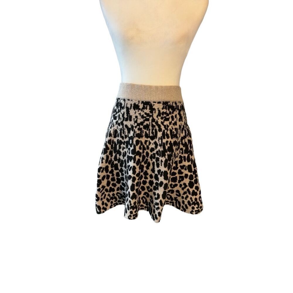 NWT Candie’s black and cream leopard print knit swing skirt - L